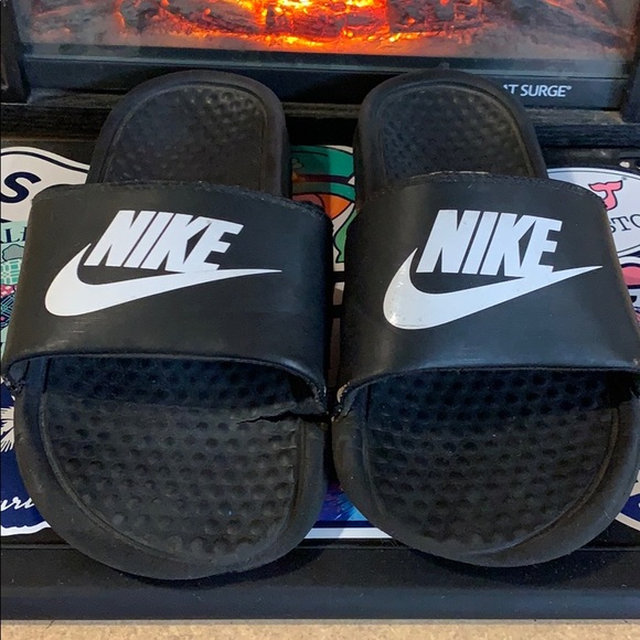 size 3 nike slides